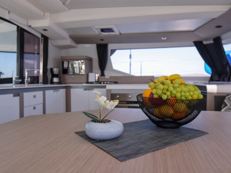 Boot mieten Sámi günstig Fountaine Pajot 47 TANNA LUX (GEN,AC,WATERMAKER)