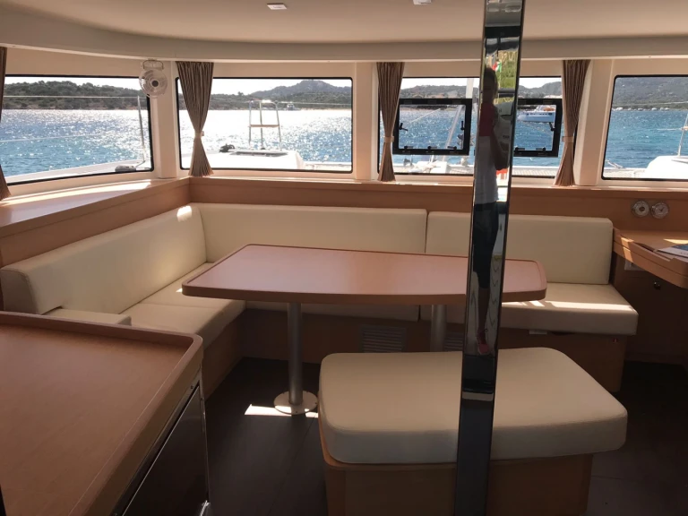 YachtCharter in Le Marin - Lagoon Lagoon 42 auf SamBoat