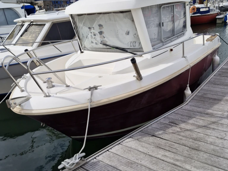 Ein Jeanneau Merry Fisher 6 Marlin mieten in Dunkerque