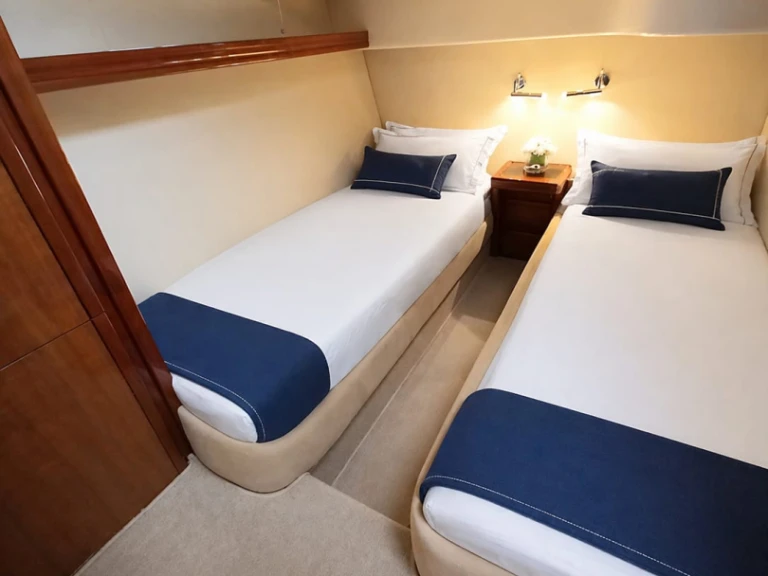 Boot mieten Castellammare di Stabia günstig Rodman 38 Fly