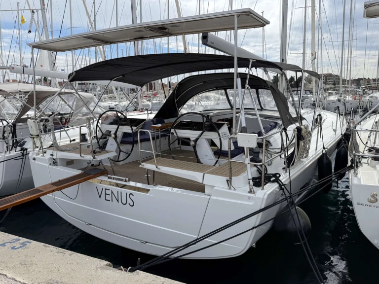 Segelboot mieten in Rogoznica zum besten Preis