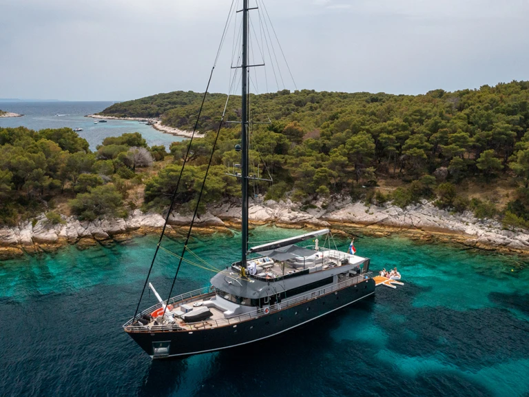 Ein Custom Made M/S Rara Avis mieten in Split