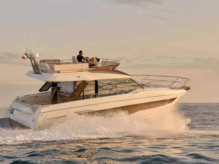 YachtCharter in Seget Donji - Prestige Yachts Prestige F4.3 auf SamBoat