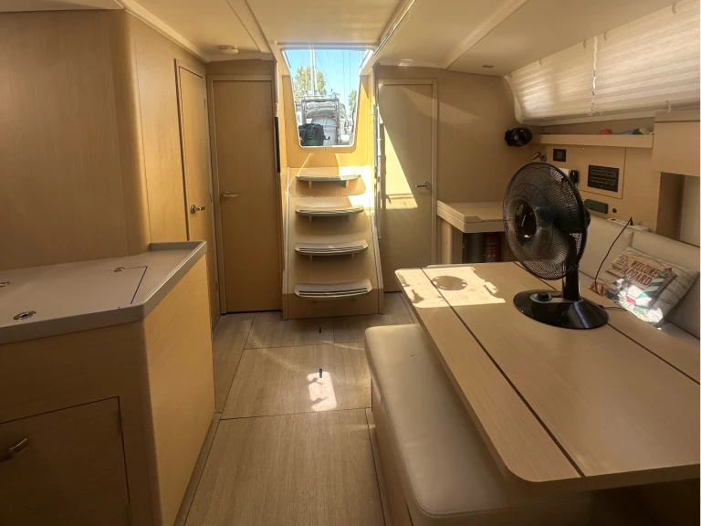 YachtCharter in Álimos - Bénéteau Oceanis 40.1 auf SamBoat