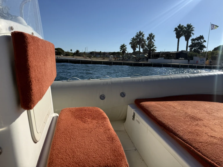 Schlauchboot mieten in Port Grimaud zum besten Preis