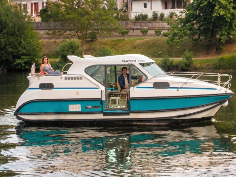 Vermietung Motorboot Nicols Yacht mit Führerschein