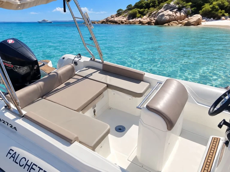 Schlauchboot mieten in Gapeau - Grand Boats Golden Line G650LF