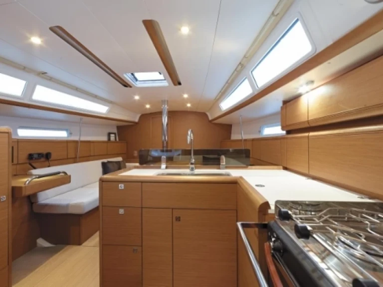 Boot mieten Marseille günstig Jeanneau Sun Odyssey 389 (2019) 