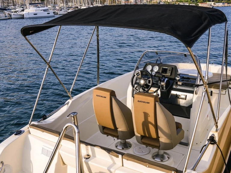 Boot mieten Marseille günstig Activ 555 Open