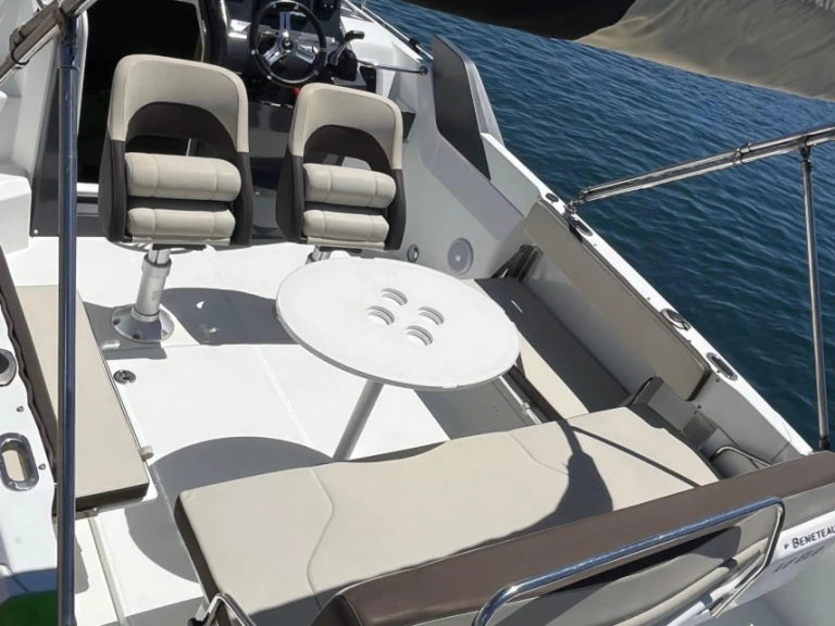 Ein Bénéteau Flyer 7.7 SUNdeck mieten in Marseille