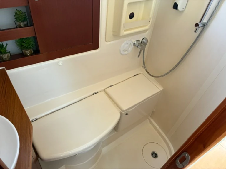 Ein Hanse Hanse 385 mieten in Lavrion