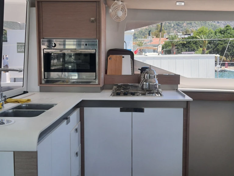 Katamaran mit oder ohne Skipper Fountaine Pajot mieten in Göcek