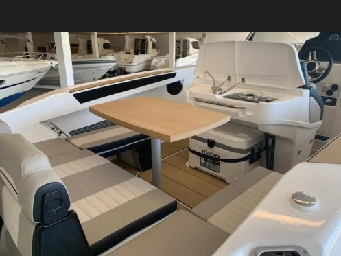 Vermietung Motorboot Karnic mit Führerschein