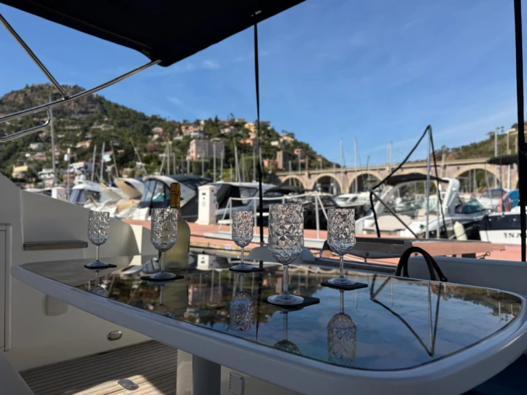 Motorboot mit oder ohne Skipper Airon mieten in Cannes