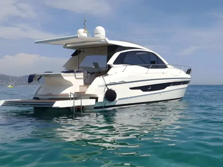 Rio Yachts 44 Sport Coupé mieten Port des Marines de Cogolin