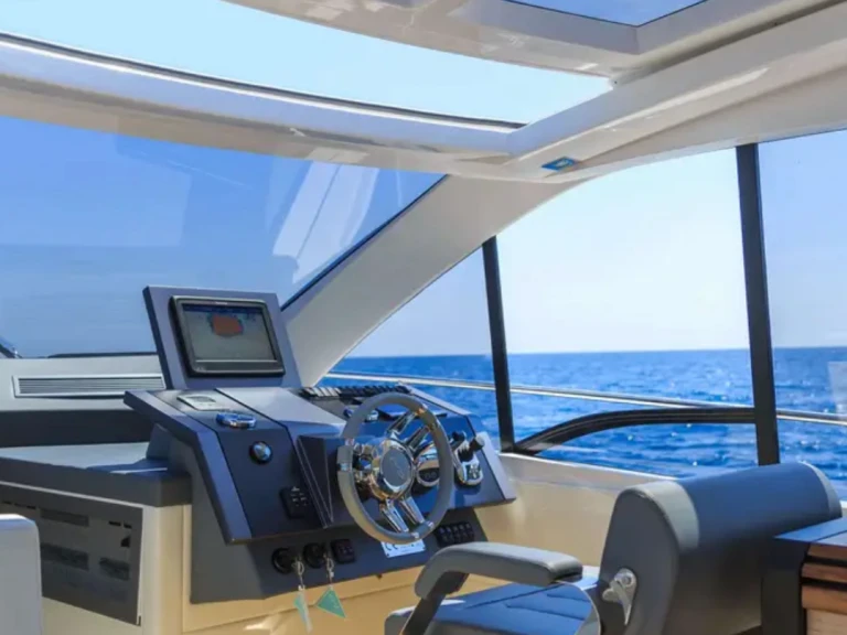 Ein Rio Yachts 44 Sport Coupé mieten in Port des Marines de Cogolin