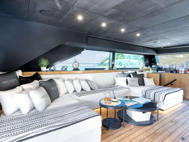 Vermietung Yacht Moon Yacht mit Führerschein