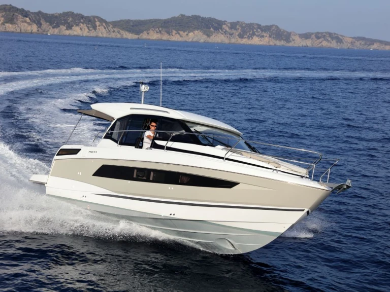 Motorboot mit oder ohne Skipper Jeanneau mieten in Barth