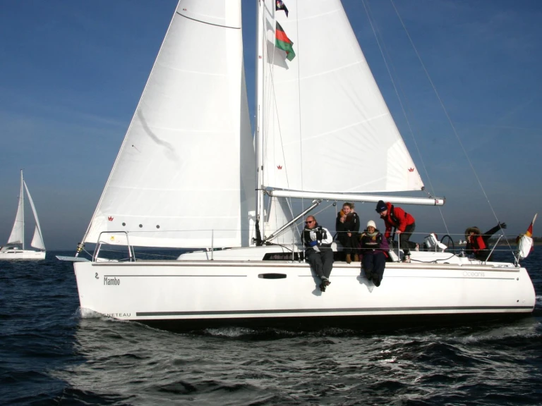 Ein Bénéteau Oceanis 31 mieten in Heiligenhafen