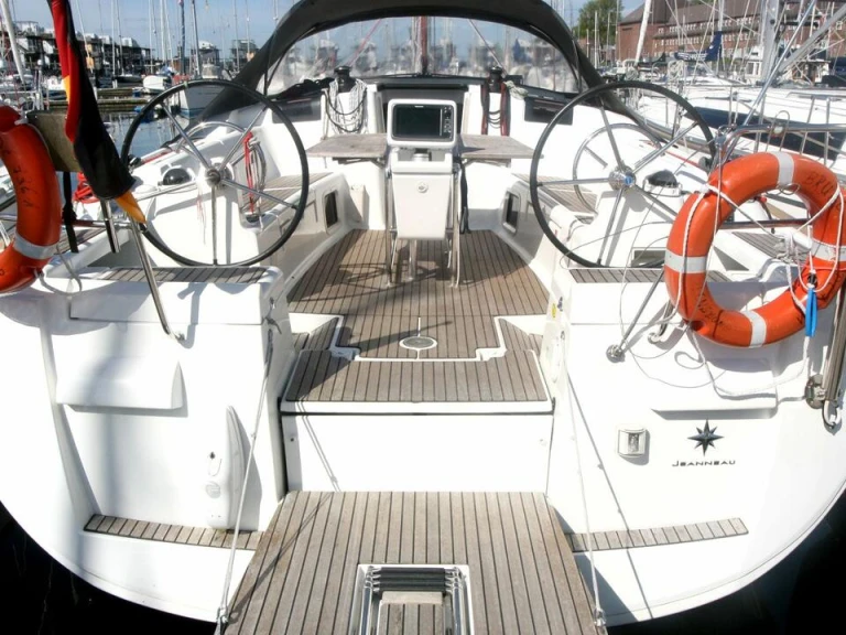 Ein Jeanneau Sun Odyssey 439 mieten in Heiligenhafen