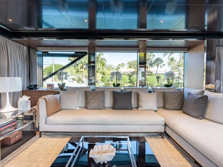 Vermietung Yacht Riva mit Führerschein