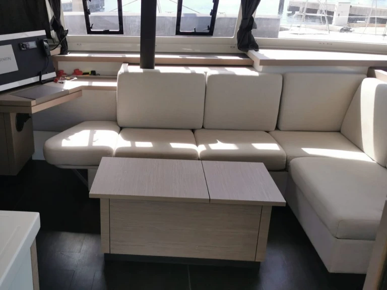 Bootsverleih Fountaine Pajot Astréa 42 (6 cab.) Bormes-les-Mimosas Samboat