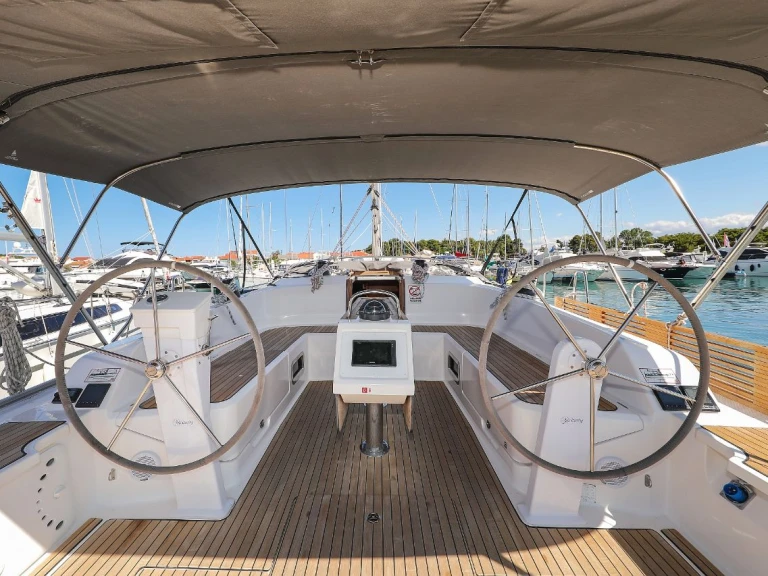Ein Bavaria Cruiser 46 mieten in Zadar