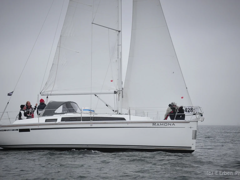Bavaria Cruiser 33 mieten Heiligenhafen