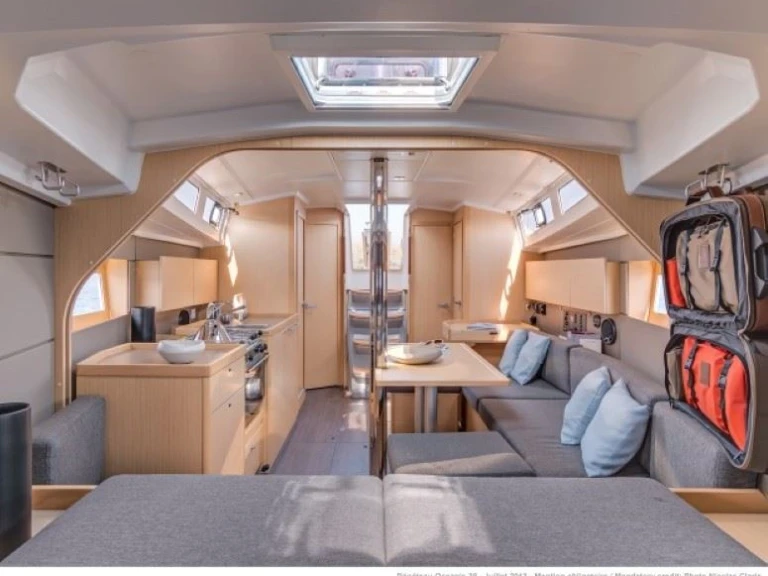 YachtCharter in Barth - Bénéteau Oceanis 38.1 auf SamBoat