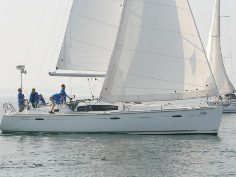 Ein Bénéteau Oceanis 43 mieten in Heiligenhafen