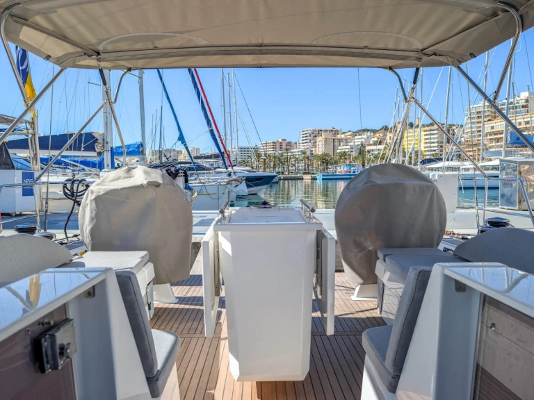 Ein Bénéteau Oceanis 51.1 mieten in Palma de Mallorca