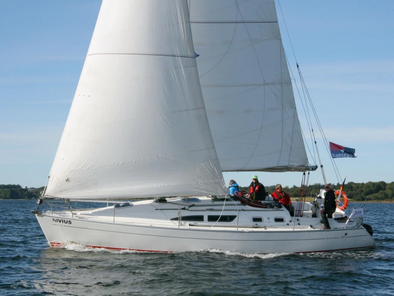 Ein Jeanneau Sun Fast 37 mieten in Flensburg