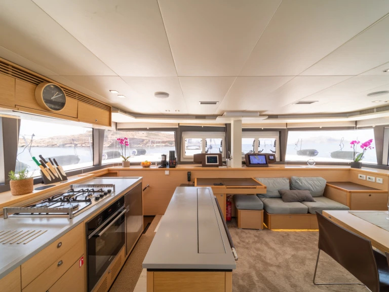 YachtCharter in Álimos - Lagoon Lagoon 560 auf SamBoat