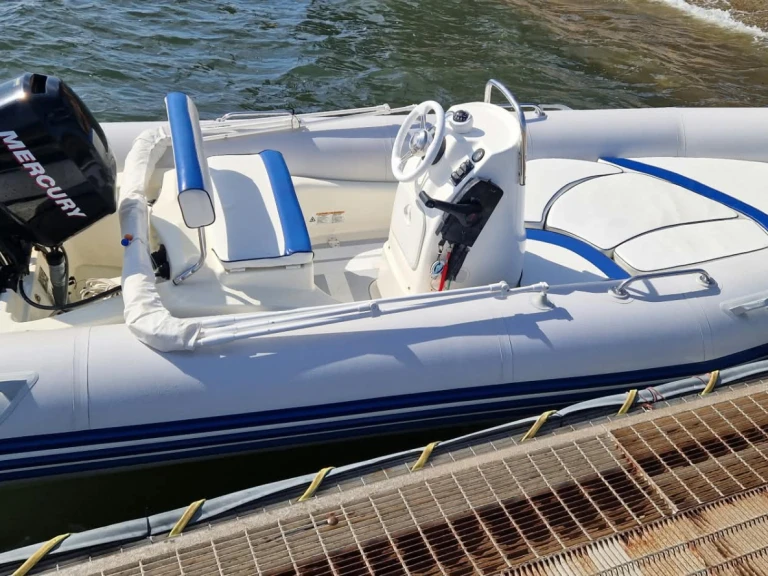 Schlauchboot mit oder ohne Skipper Zodiac mieten in Quartu Sant'Elena