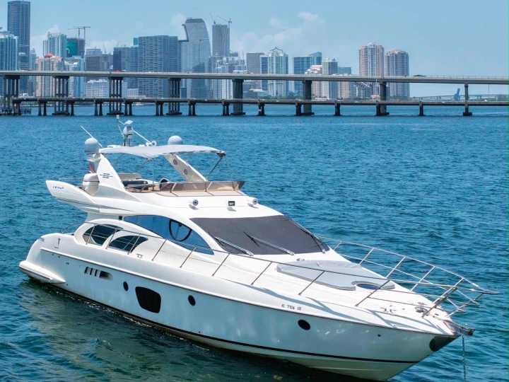 Bootsverleih Azimut Azimut 64 Fly Miami Samboat