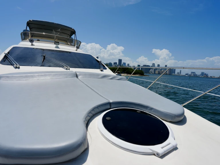 Vermietung Yacht Azimut mit Führerschein