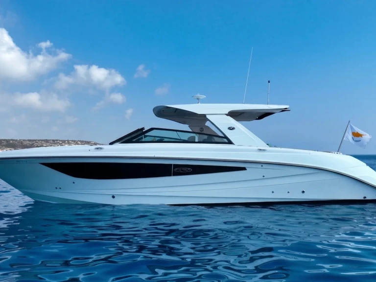 Motorboot mieten in Ayia Napa Marina zum besten Preis