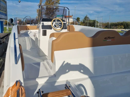 Vermietung Motorboot Cayman mit Führerschein
