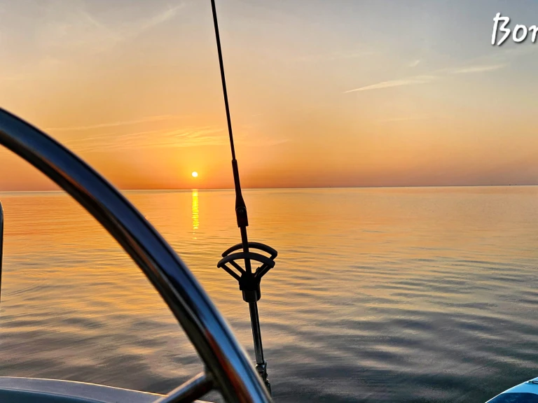 Ein Bénéteau Oceanis 350 mieten in Port Leucate