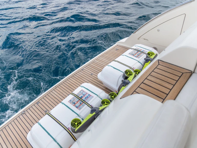 Vermietung Yacht Azimut mit Führerschein