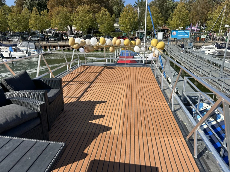 Motorboot mieten in Berlin - Custom Hausboat 1150