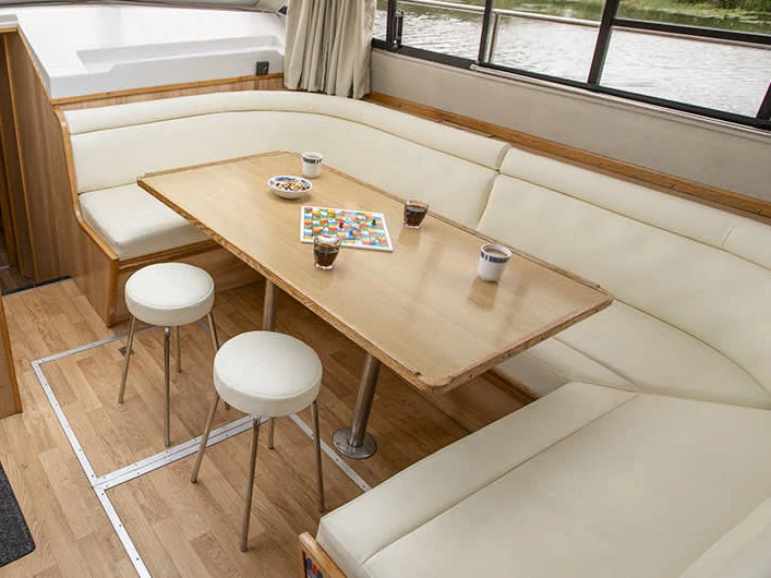 Motorboot mieten in Homps zum besten Preis