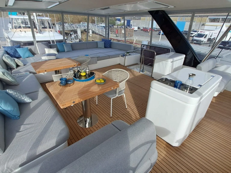 Boot mieten Ajaccio günstig Lagoon Seventy 7