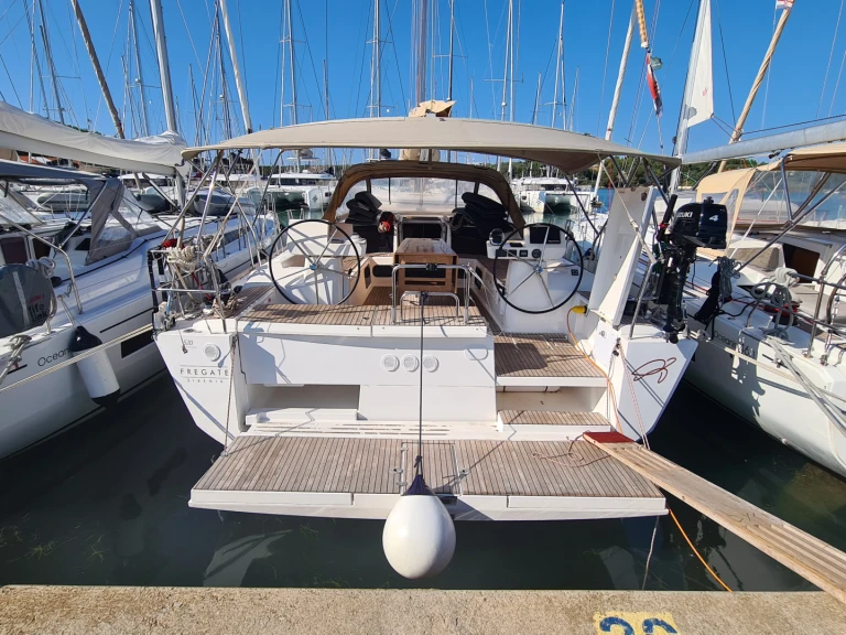 Segelboot mit oder ohne Skipper Dufour mieten in Seget Donji
