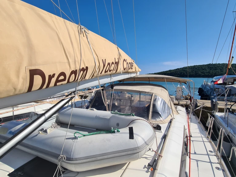 Ein Dufour Dufour 520 Grand Large mieten in Seget Donji