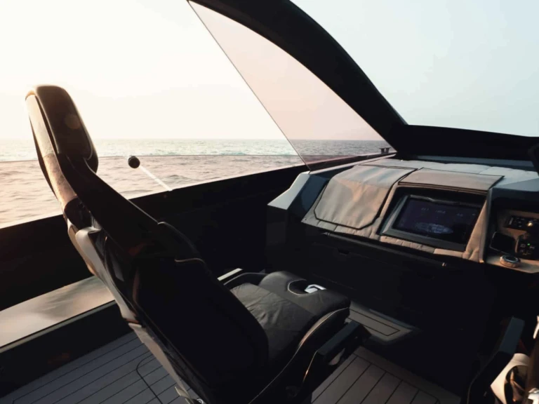 Boot mieten Dubai Marina günstig Lamborghini 63 